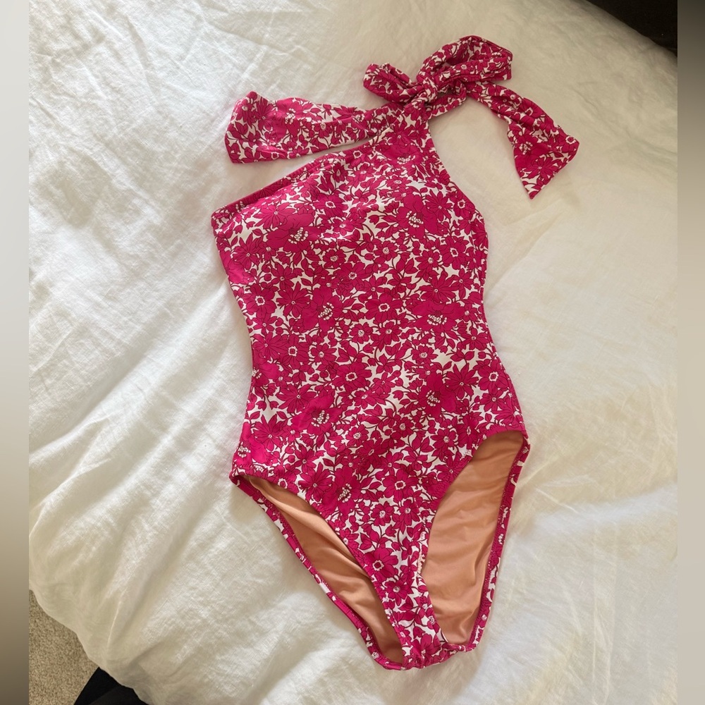 Floral One-Shoulder Swimsuit